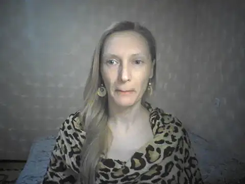 LunaBelle8 online show from April 2026 05:25:01 PM