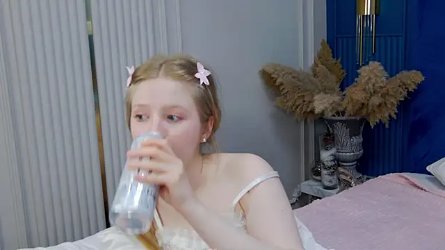LilianHowards online show from April 2026 01:41:02 PM