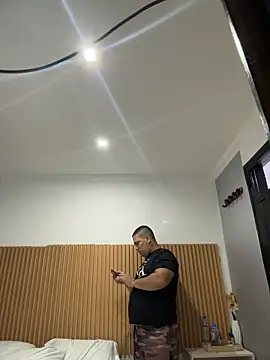 Patricio 02 online show from April 2026 12:30:02 AM