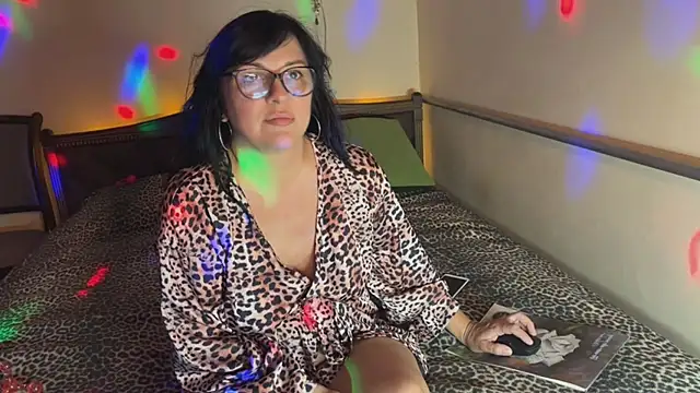 OxiLovex online show from July 2026 08:47:01 PM