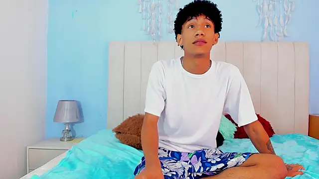 Snapshot of NoahBull19 chatting on April 2026 10:56:02 PM NoahBull19 online show from April 2026 10:56:02 PM