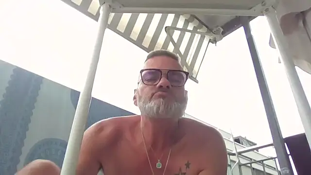 Thomster72 online show from June 2026 11:46:01 AM