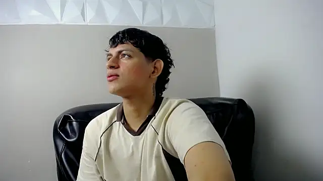 Snapshot of Yosepp_cum chatting on May 2026 03:22:01 AM Yosepp cum online show from May 2026 03:22:01 AM