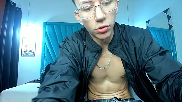 Snapshot of OliverThompsonJS chatting on July 2026 01:41:01 AM OliverThompsonJS online show from July 2026 01:41:01 AM