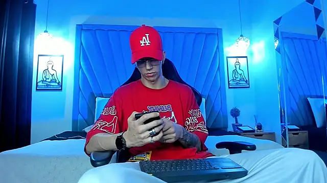 Snapshot of OliverThompsonJS chatting on July 2026 04:21:01 AM OliverThompsonJS online show from July 2026 04:21:01 AM
