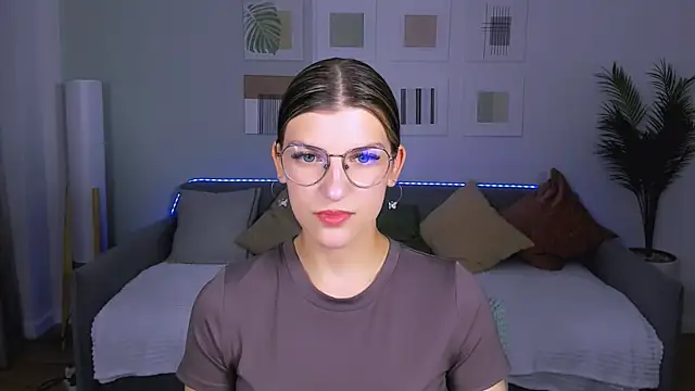 AnnaThorne online show from June 2026 03:50:02 AM