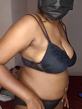 brownbeautyAnu0 online show from April 2026 07:07:02 PM