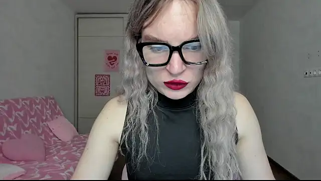 Snapshot of milliKira006 chatting on April 2026 08:04:02 PM milliKira006 online show from April 2026 08:04:02 PM
