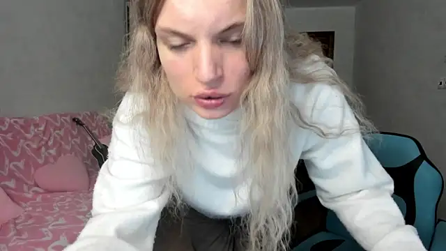 Snapshot of milliKira006 chatting on May 2026 12:22:02 PM milliKira006 online show from May 2026 12:22:02 PM