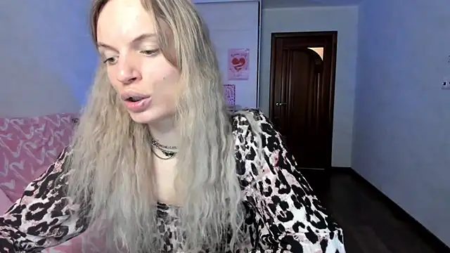 Snapshot of milliKira006 chatting on May 2026 02:45:01 PM milliKira006 online show from May 2026 02:45:01 PM