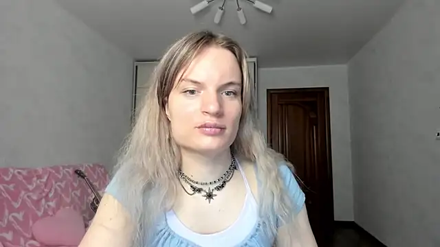 Snapshot of milliKira006 chatting on May 2026 04:20:01 AM milliKira006 online show from May 2026 04:20:01 AM