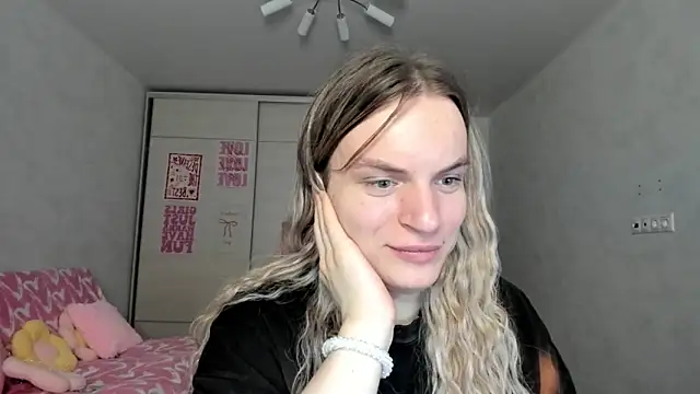 Snapshot of milliKira006 chatting on May 2026 07:54:02 PM milliKira006 online show from May 2026 07:54:02 PM