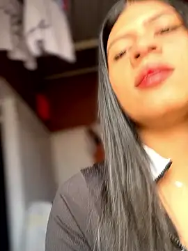 ElahiaMarquez online show from May 2026 05:32:01 PM