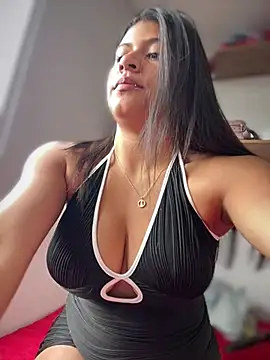 ElahiaMarquez online show from August 2026 09:28:01 PM