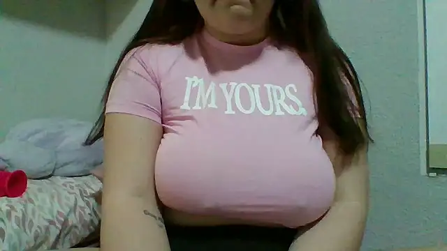 Snapshot of SmokeyAnne chatting on May 2026 07:55:02 PM SmokeyAnne online show from May 2026 07:55:02 PM