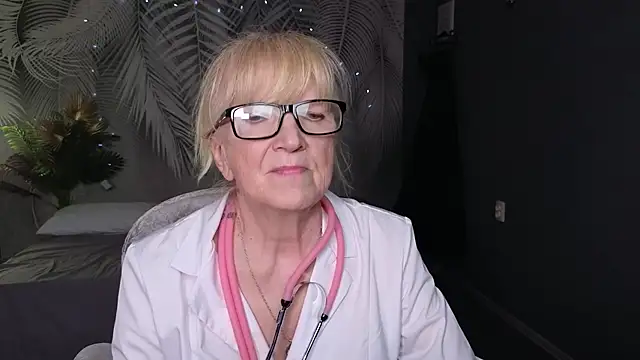 Snapshot of Dr_Mireille chatting on May 2026 10:36:01 AM Dr Mireille online show from May 2026 10:36:01 AM