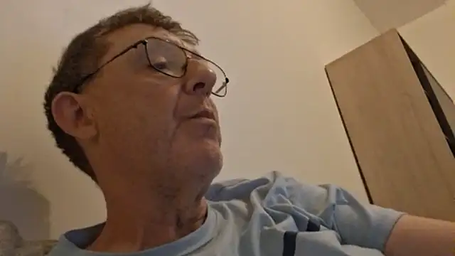 Snapshot of Titeuf_83 chatting on July 2026 11:24:01 AM Titeuf 83 online show from July 2026 11:24:01 AM