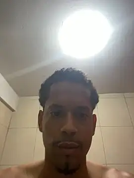 Gomesmrt online show from April 2026 08:33:01 PM