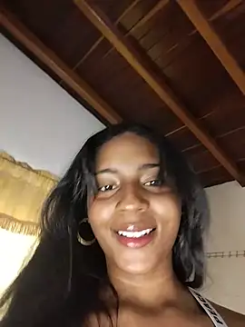 sophi laraa online show from June 2026 07:14:02 PM