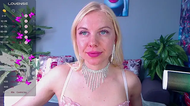 Snapshot of FromRussia chatting on July 2026 01:33:01 AM FromRussia online show from July 2026 01:33:01 AM