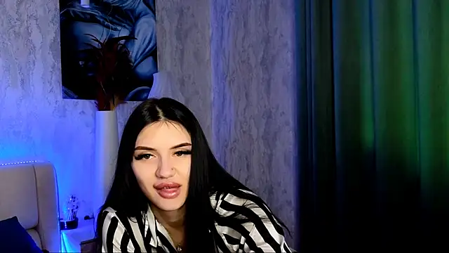 Holly Beck online show from May 2026 12:30:02 AM