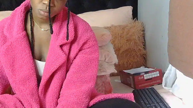 julianaa19 online show from June 2026 06:12:02 AM