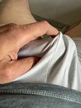 Le-on178 online show from April 2026 05:00:02 PM