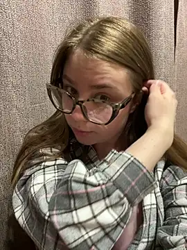 Boobsy girl online show from May 2026 10:18:02 PM