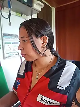 Snapshot of Ivon_C chatting on May 2026 02:16:01 PM Ivon C online show from May 2026 02:16:01 PM