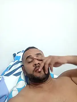 travieso2828 online show from April 2026 03:42:01 AM