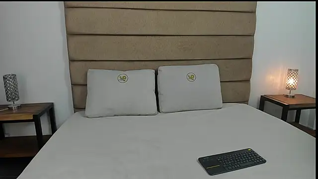 claire scott online show from April 2026 07:15:01 PM