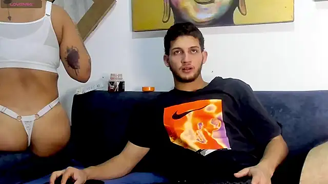 charly mia online show from May 2026 07:44:01 PM