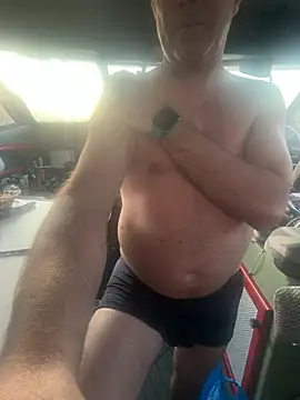 dadbod21 online show from April 2026 07:05:02 PM