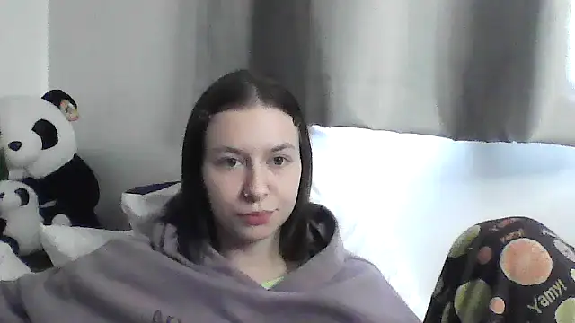 Snapshot of JuicyErika chatting on April 2026 05:00:02 PM JuicyErika online show from April 2026 05:00:02 PM