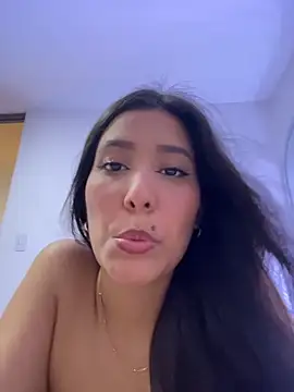 Isabellaa Joness online show from April 2026 07:04:01 PM