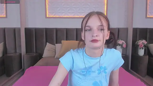Snapshot of AliciaCore chatting on June 2026 08:41:01 PM AliciaCore online show from June 2026 08:41:01 PM