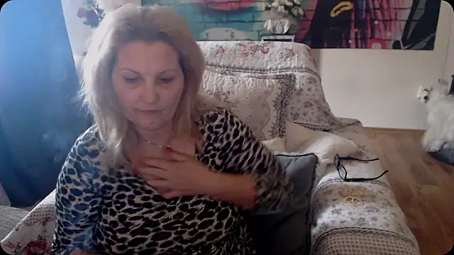 Divineblond online show from March 2025 10:22:01 AM