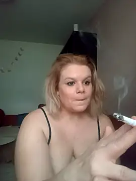Maryquenn online show from June 2026 04:37:02 PM