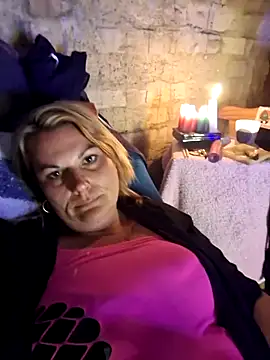 KingaCookies online show from April 2026 06:38:01 PM