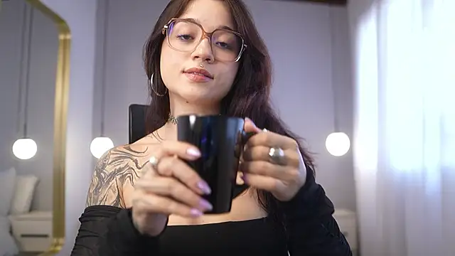 Snapshot of Charlotte_Rossee chatting on May 2026 02:03:02 PM Charlotte Rossee online show from May 2026 02:03:02 PM
