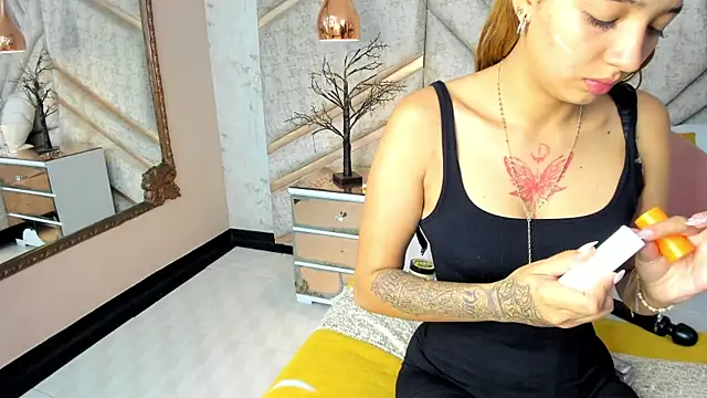 SamaanthaMiller online show from May 2026 09:00:02 PM
