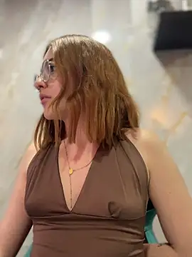 Zoegreco online show from April 2026 11:07:01 PM