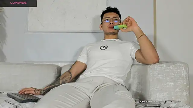 Alan Salazar online show from June 2026 05:39:01 PM