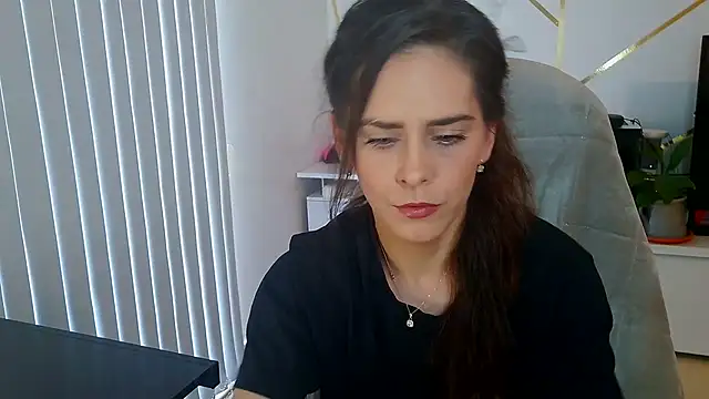 khalessi13 online show from May 2026 09:50:02 AM