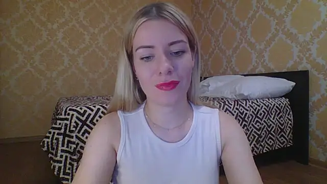 Softy Aura  online show from May 2026 12:20:01 PM