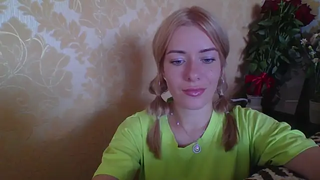 Snapshot of Softy_Aura_ chatting on July 2026 01:15:02 PM Softy Aura online show from July 2026 01:15:02 PM