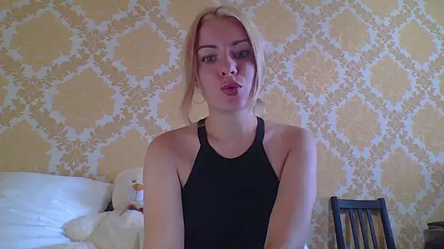 Snapshot of Softy_Aura_ chatting on August 2026 04:06:01 PM Softy Aura online show from August 2026 04:06:01 PM