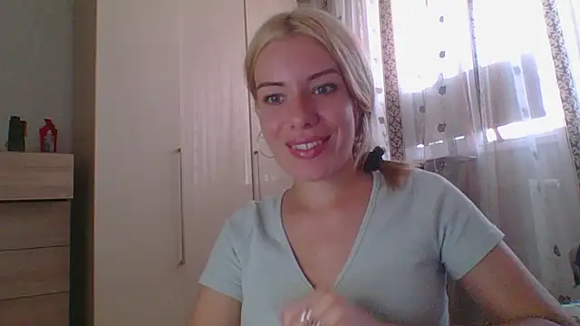 Snapshot of Softy_Aura_ chatting on August 2026 02:19:01 PM Softy Aura online show from August 2026 02:19:01 PM