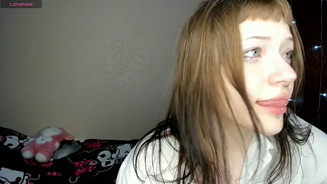 Snapshot of urmelodyy chatting on May 2026 10:04:02 PM urmelodyy online show from May 2026 10:04:02 PM