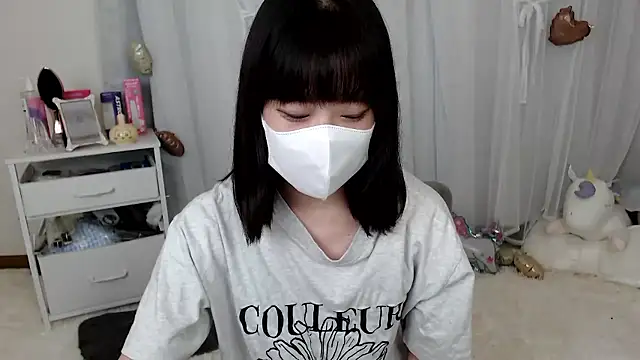 Snapshot of mii__tan chatting on June 2026 03:11:01 AM mii tan online show from June 2026 03:11:01 AM